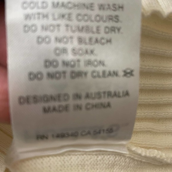 𝅺Rolla’s Classic Crew-neck Ribbed Sweater Cream Size M - Picture 6 of 6